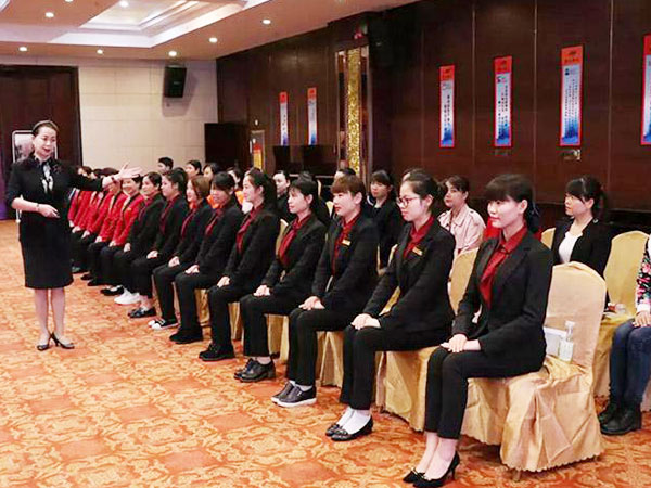 郴州錦馬置業(yè)有限公司,會(huì)議室,標(biāo)準(zhǔn)房,豪華房,商務(wù)房,娛樂房,商務(wù)休閑房,豪華套房哪里好 郴州錦馬置業(yè)有限公司,會(huì)議室,標(biāo)準(zhǔn)房,豪華房,商務(wù)房,娛樂房,商務(wù)休閑房,豪華套房哪里好