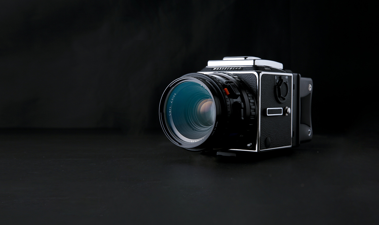 哈蘇503cw 經(jīng)典中畫幅相機(jī)的影像藝術(shù)與新能源技術(shù)開發(fā)的關(guān)聯(lián)